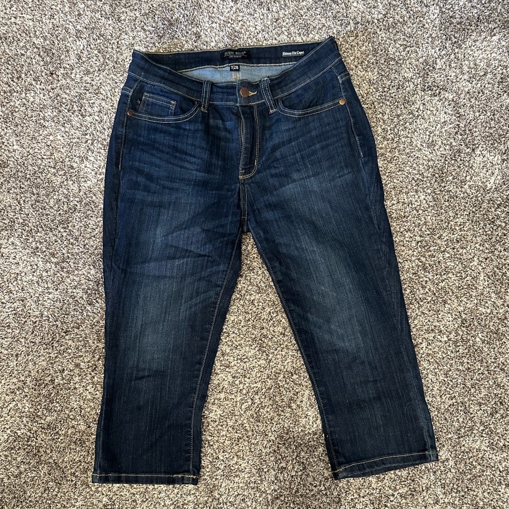 Judy blue Capris size 7/28